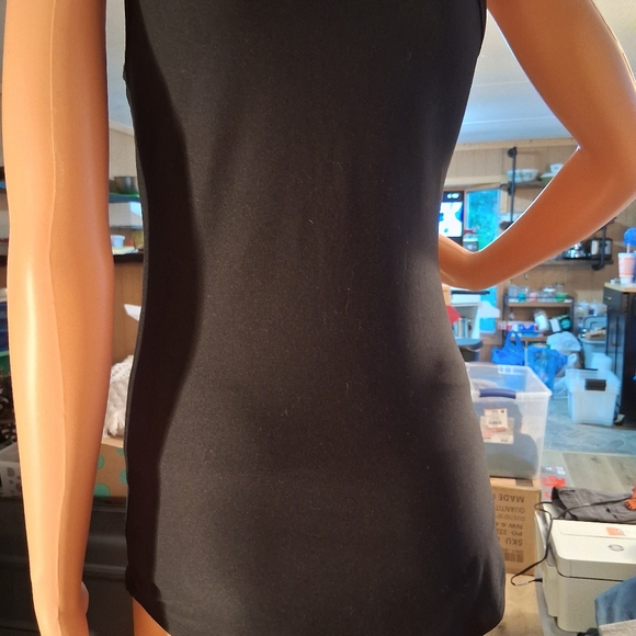 No Boundaries Classic Black Top - Picture 2 of 5